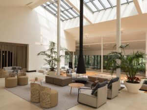 Diseño de interiorismo Hotel Encinar De Sotogrande - Mobiliario Beltá Frajumar